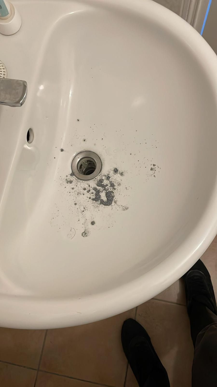 Lavabo bouché avant débouchage